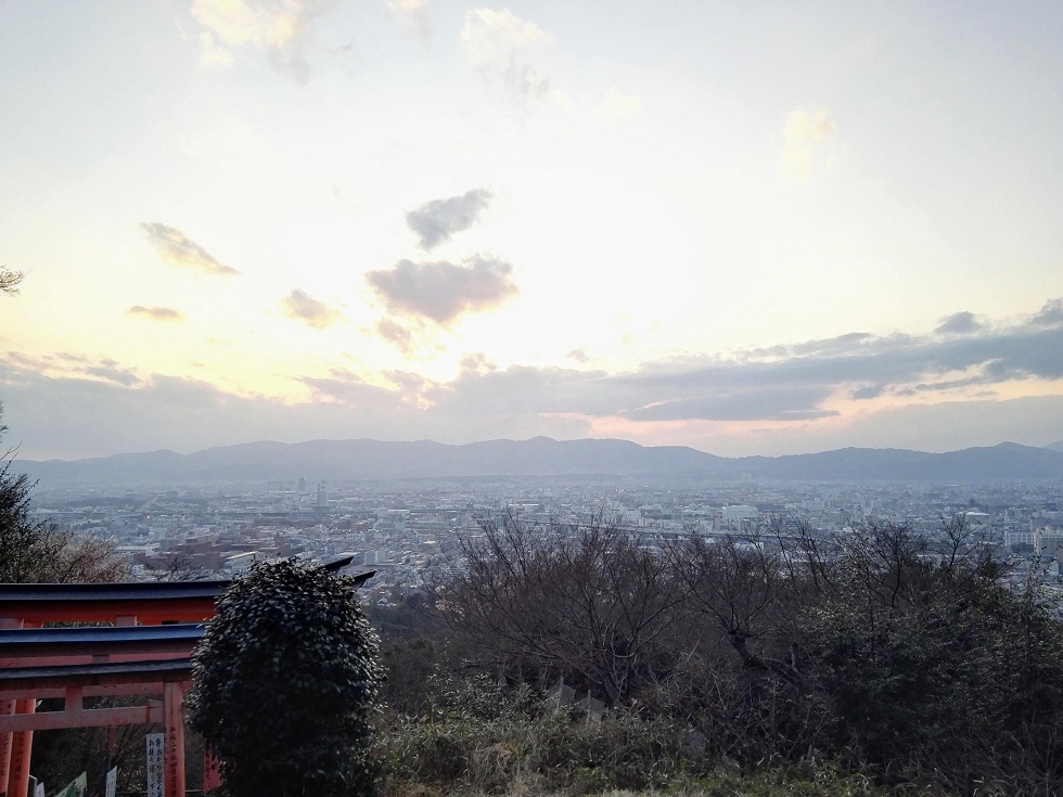 稲荷山からの京都市の眺め