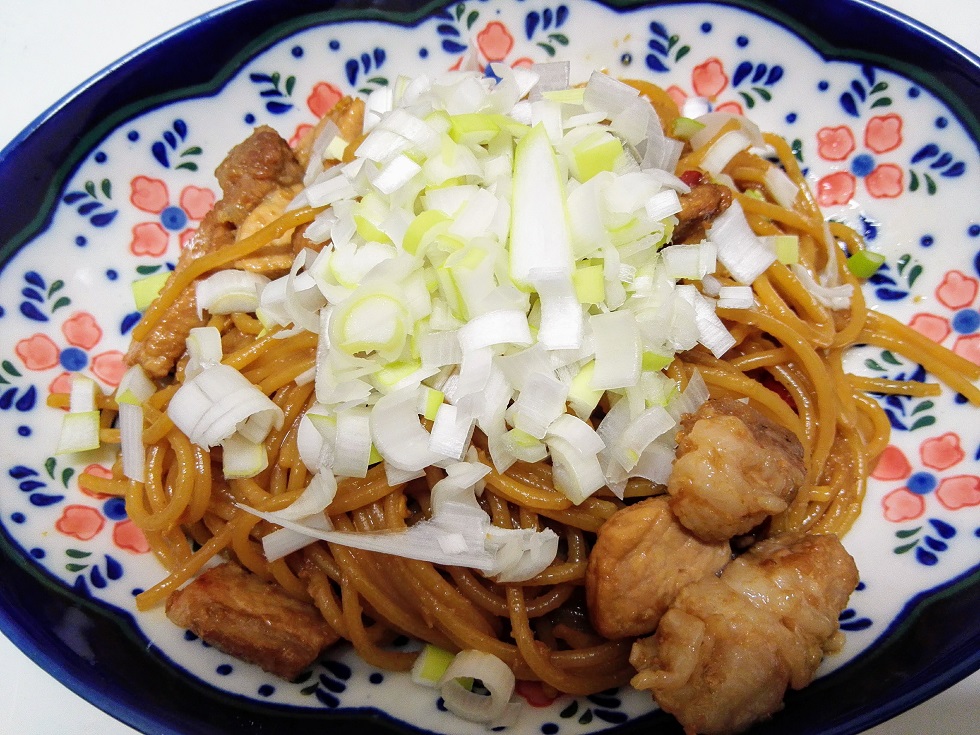 豚入りエスニック焼きそば風パスタ