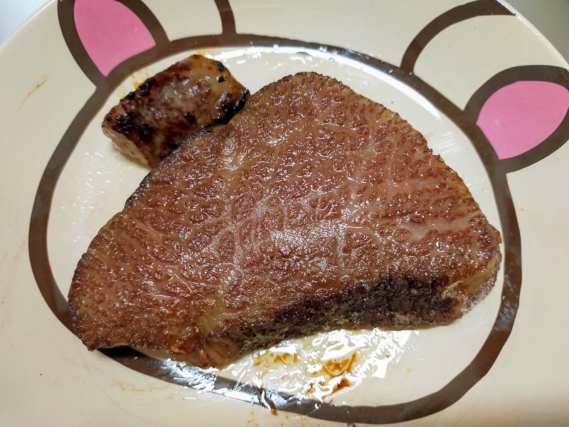 良い肉のステーキ