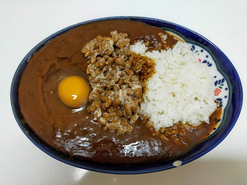 カレー（納豆卵トッピング）