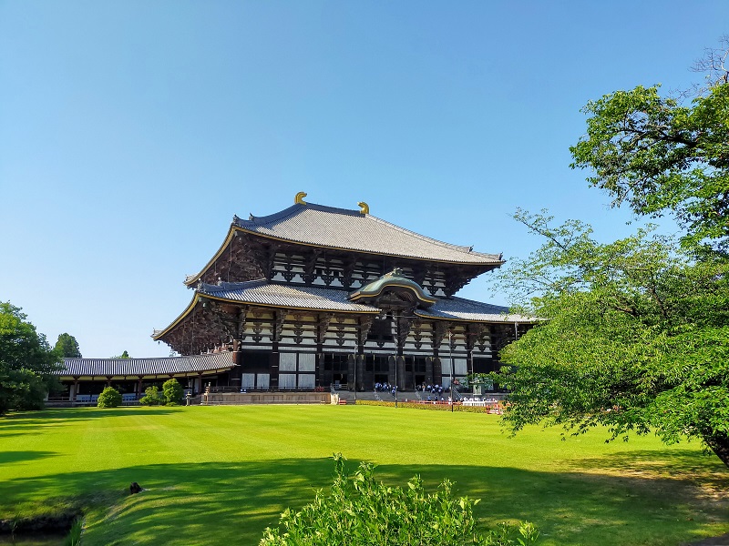 大仏殿（左側からのアングル）