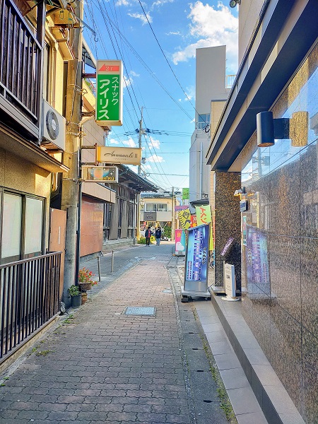 怪しげな立て看板