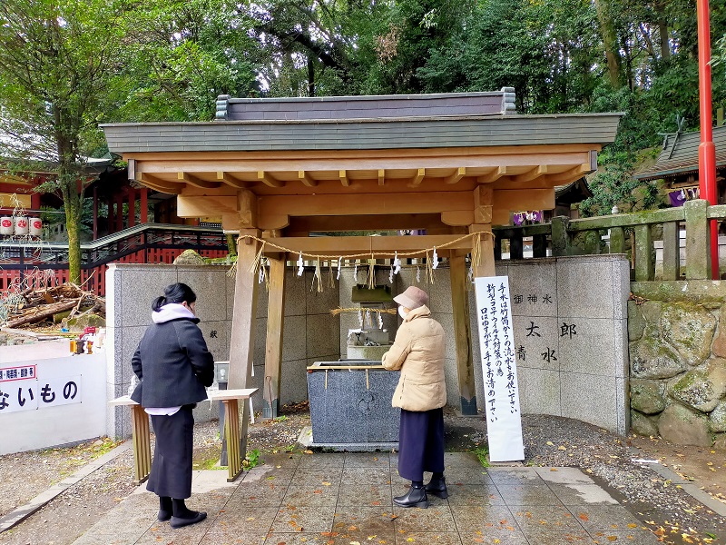 お手水（万太郎清水）の画像です